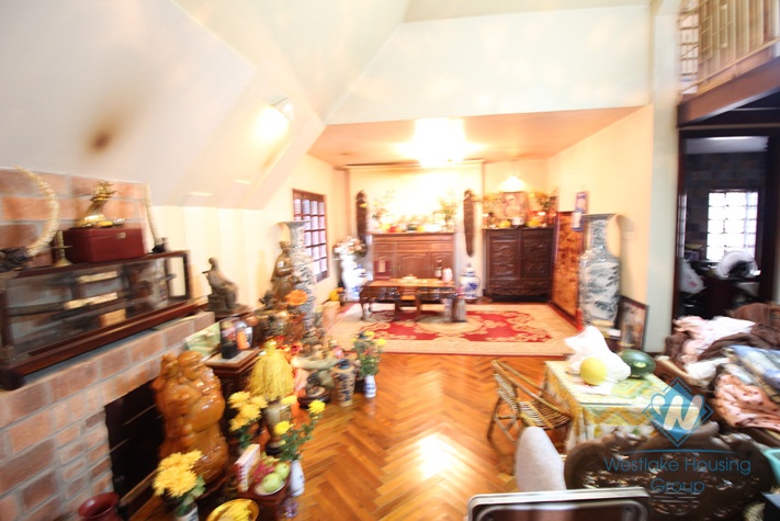 Green villa for rent in Tay Ho, Ha Noi